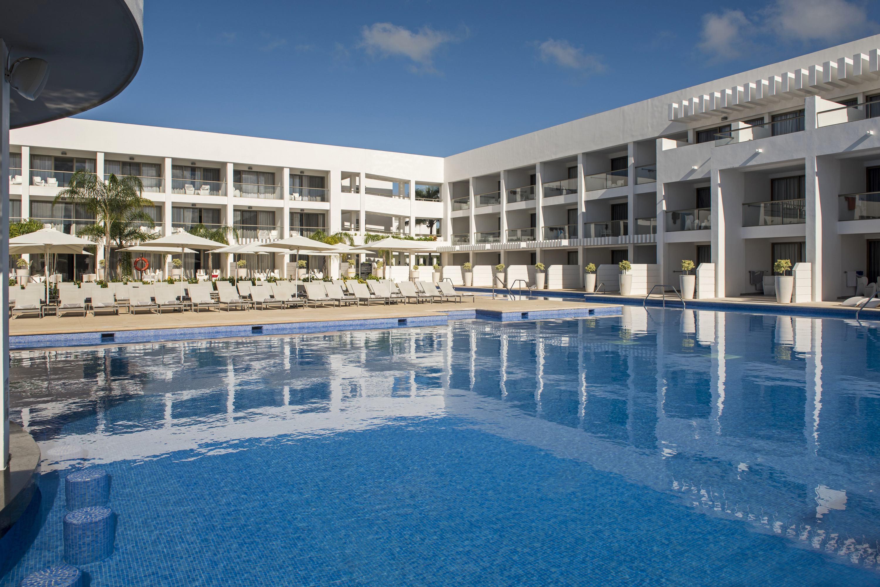 Platinum Yucatan Princess Adults Only Playa del Carmen Zewnętrze zdjęcie The hotel's pool