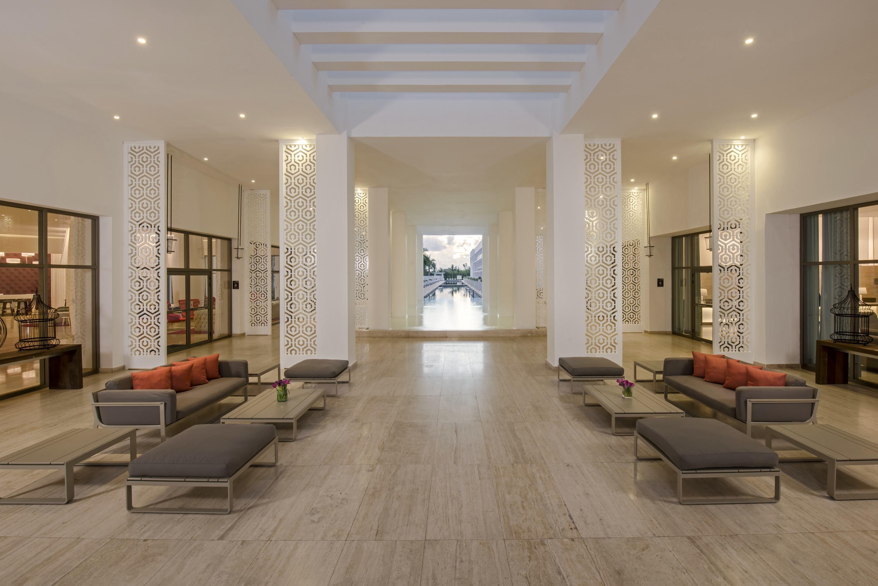 Platinum Yucatan Princess Adults Only Playa del Carmen Zewnętrze zdjęcie The lobby of the hotel