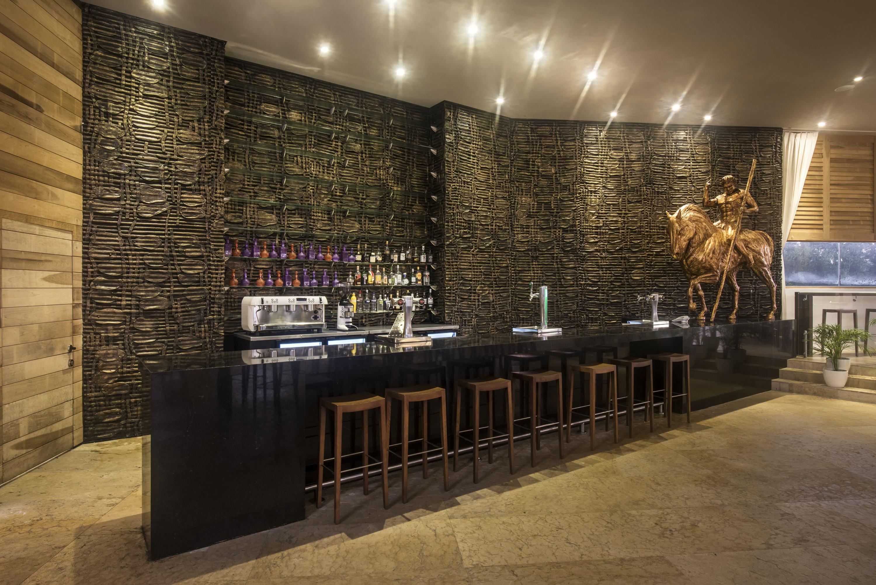 Platinum Yucatan Princess Adults Only Playa del Carmen Zewnętrze zdjęcie The bar at the lobby