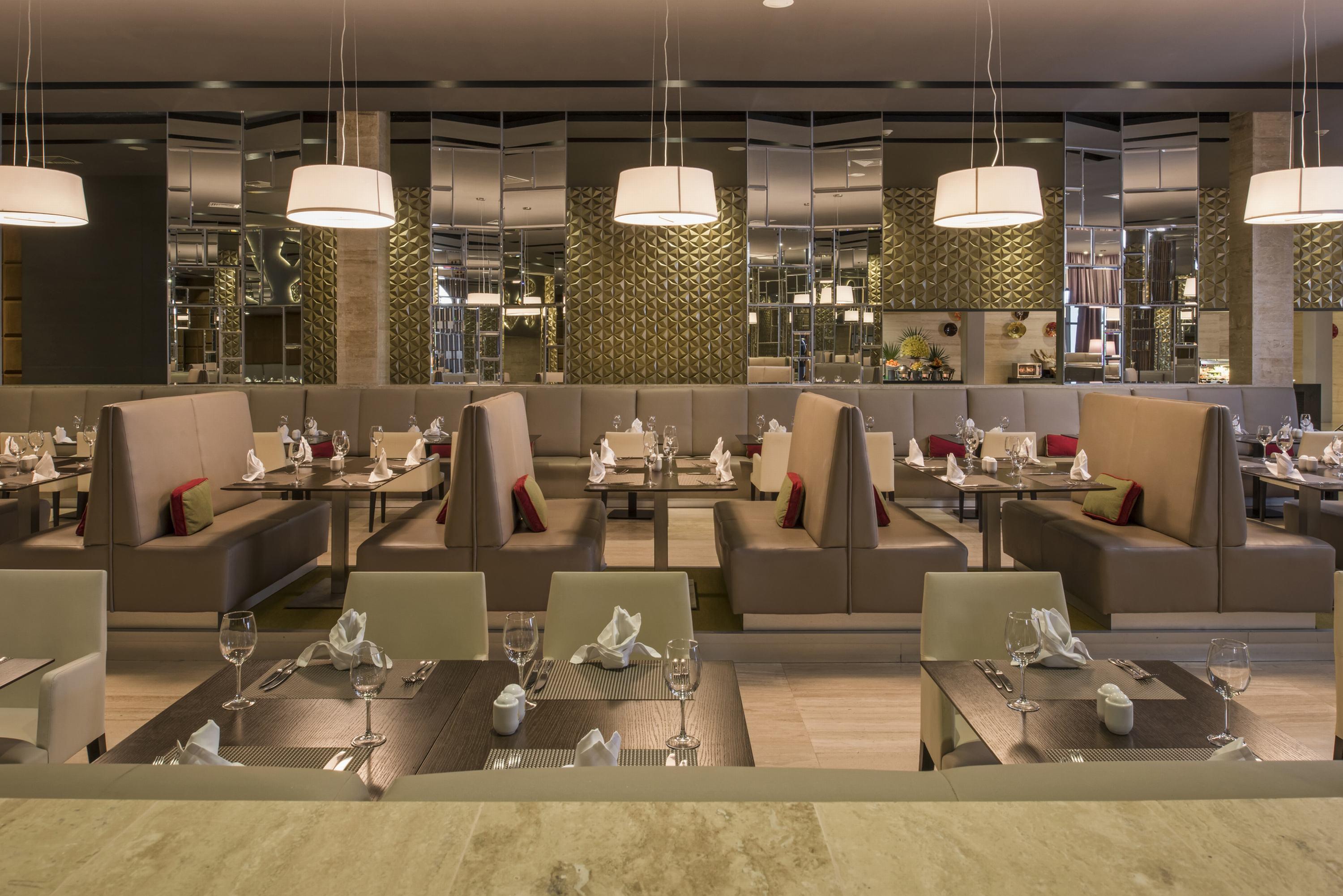 Platinum Yucatan Princess Adults Only Playa del Carmen Zewnętrze zdjęcie 3D rendering of a restaurant interior