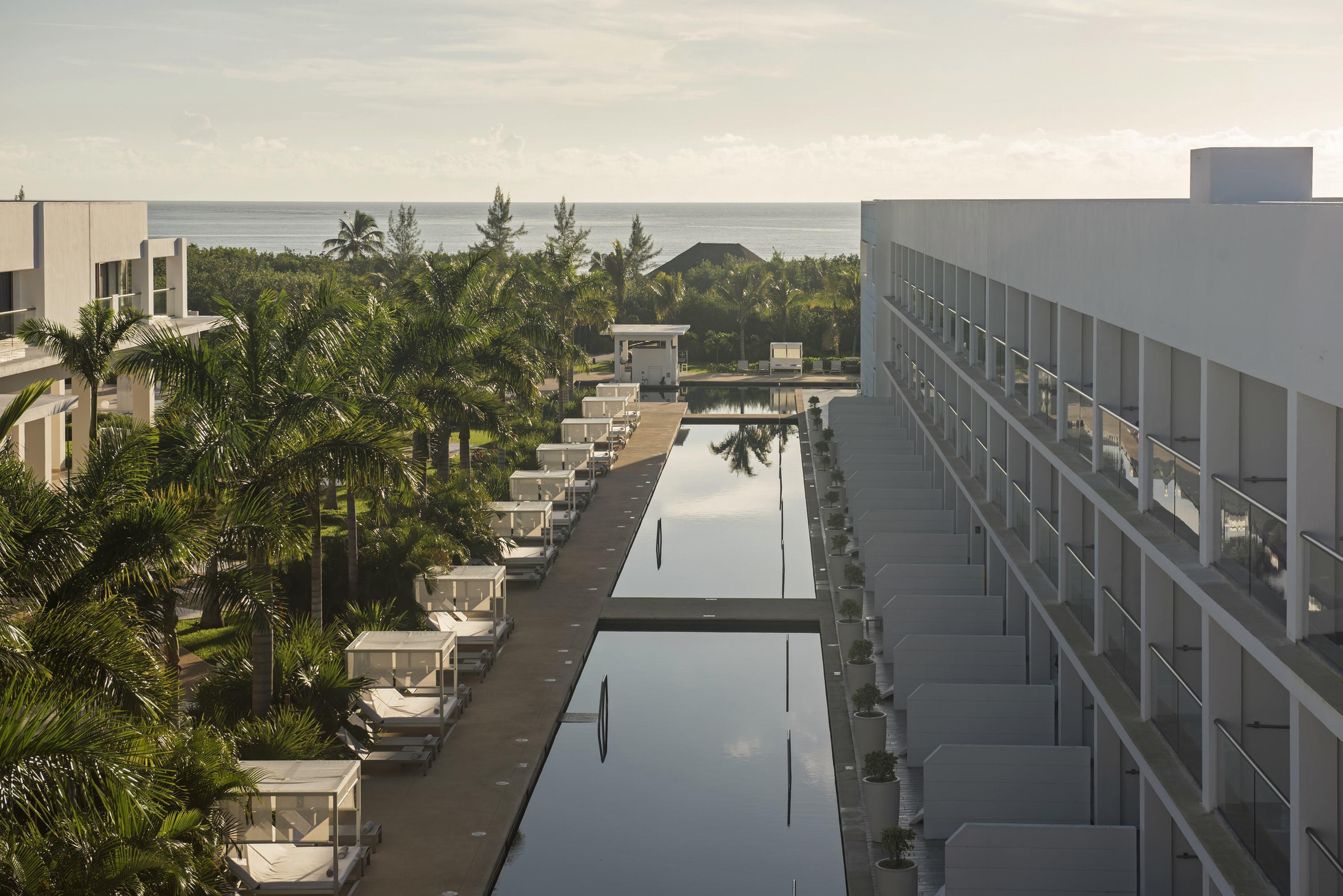 Platinum Yucatan Princess Adults Only Playa del Carmen Zewnętrze zdjęcie View of the resort