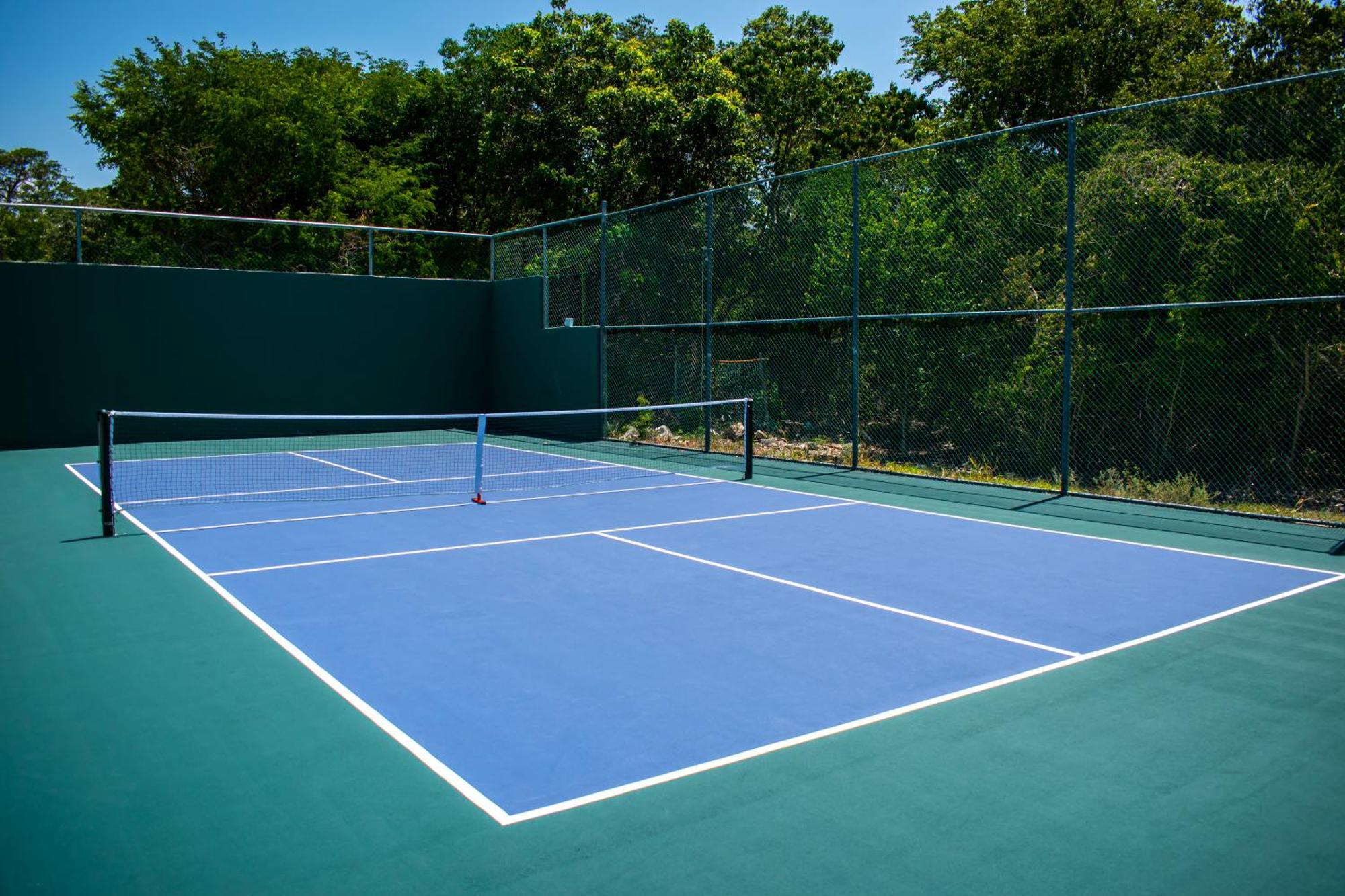 Platinum Yucatan Princess Adults Only Playa del Carmen Zewnętrze zdjęcie A tennis court