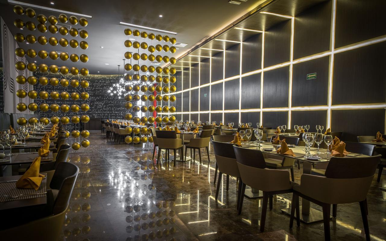 Platinum Yucatan Princess Adults Only Playa del Carmen Zewnętrze zdjęcie The interior of the restaurant