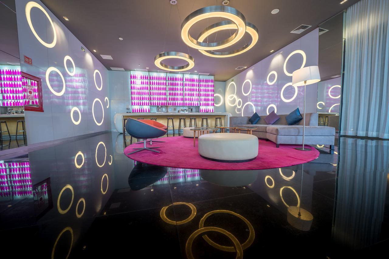 Platinum Yucatan Princess Adults Only Playa del Carmen Zewnętrze zdjęcie The Virgin Atlantic Clubhouse at London Heathrow Airport